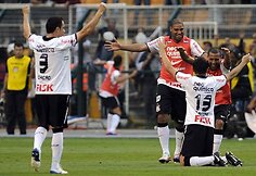 Švenčiantys „Corinthians“ futbolininkai