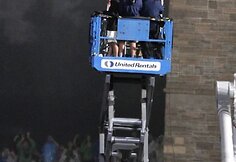 Akrobatas Nikas Wallenda tapo žmogumi, kuris pirmasis per daugiau nei &scaron;imtmetį perėjo lynu, i&scaron;temptu vir&scaron; Niagaros krioklio.
