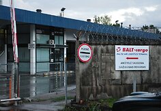 I&scaron; Vilniaus lėktuvu į užsienį buvo bandoma i&scaron;siųsti artilerijos sviedinį