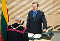 Priesaiką duoda Naglis Puteikis