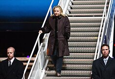 Pirmadienio vakarą į Vilnių atvyko JAV valstybės sekretorė Hillary Clinton