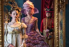 Mackenzie Foy ir Keira Knightley filme &bdquo;Spragtukas ir keturios karalystės&ldquo;
