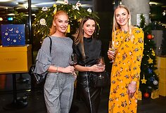 Vaida Lisikaitė (centre)