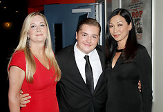 Michaelas Gandolfini su mama Marcy Wudarski ir pamote Deborah Lin (2014 m.)