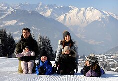 Danijos princas Frederikas su žmona princese Mary ir vaikais
