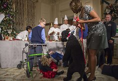 Obamų šuo pargriovė dvejų metukų Ashtyn Gardner