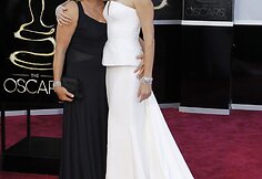 Aktorė Charlize Theron su mama Gerda