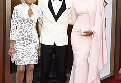 Aktorius Matthew McConaughey su žmona ir Camila Alves ir mama Mary Kathleen