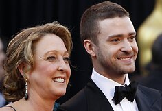 Aktorius ir dainininkas Justinas Timberlake'as su mama Lynn