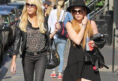 Aktorė Lindsay Lohan su mama Dina Lohan