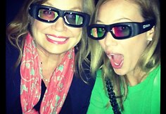 Aktorė ir dainininkė Hilary Duff su mama Susan