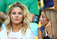 Raphaelio Varane draugė Camille Tytga (kairėje)