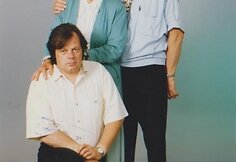 Donatas Banionis su žmona Ona ir sūnumi Raimundu (1996 m.)