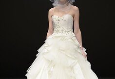 &bdquo;Badgley Mischka&ldquo; kolekcijos modelis