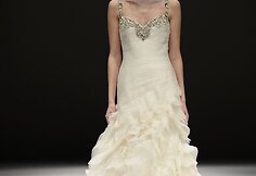 &bdquo;Badgley Mischka&ldquo; kolekcijos modelis