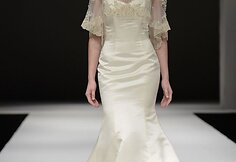 &bdquo;Badgley Mischka&ldquo; kolekcijos modelis