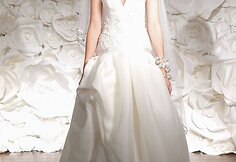 &bdquo;Naeem Khan&ldquo; kolekcijos modelis