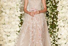 &bdquo;Reem Acra&ldquo; kolekcijos modelis