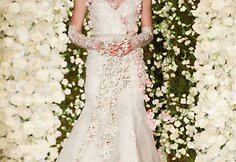&bdquo;Reem Acra&ldquo; kolekcijos modelis