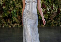 &bdquo;Claire Pettibone&ldquo; kolekcijos modelis