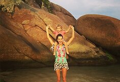 Alessandra Ambrosio su sūnumi Noah