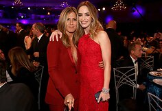 Jennifer Aniston ir Emily Blunt 