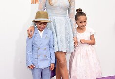 Jennifer Lopez su vaikais Maxu ir Emme