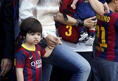 Shakira su Gerard'o Pique mama Montserrat ir sūnumis Milanu bei Sasha