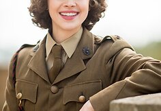 Sarah Gadon filme „Naktis be karūnos“
