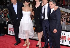 Alecas Baldwinas, Hilaria Baldwin, Ireland Baldwin, Tomas Cruise'as ir &bdquo;Paramount Pictures&ldquo; vadovas Bradas Grey