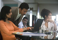 Archie Panjabi, Irrfanas Khanas ir Angelina Jolie filme &bdquo;Nenugalėta &scaron;irdis&ldquo;