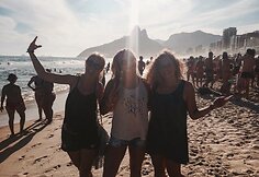 Rūta Meilutytė (centre) Rio de Žaneire
