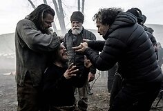 Leonardo DiCaprio ir režisierius Alejandro Gonzalezas Inarritu juostos &bdquo;Hju Glaso legenda&ldquo; filmavime