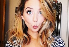 Seksualiausia grožio tinklara&scaron;tininkė:&nbsp;Zoe Sugg