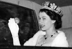 Karalienė Elizabeth II (1955 m.)