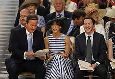 Davidas Cameronas su žmona Samantha Cameron ir George'as Osborne'as