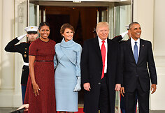 Michelle Obama, Melania Trump, Donaldas Trumpas ir Barackas Obama