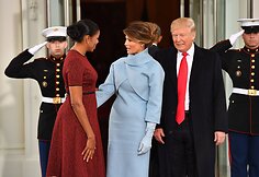 Michelle Obama, Melania Trump ir Donaldas Trumpas 