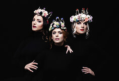 &bdquo;Queens of Roses&ldquo;