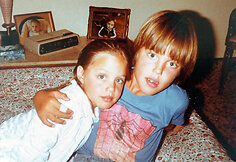 Angelina Jolie su broliu Jamesu Havenu