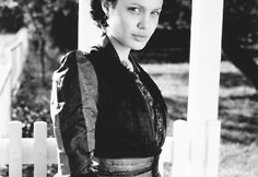Angelina Jolie filme &bdquo;Tikrosios moterys&ldquo; (1997 m.)