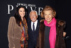 Liliane Bettencourt su dukra Francoise Bettencourt Meyers ir dizaineriu Giorgio Armani (2011 m.)
