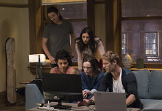 Diego Luna, Nina Dobrev, Kiersey Clemons, Ellen Page ir Jamesas Nortonas siaubo trileryje &bdquo;Besivaikantys mirtį&ldquo;