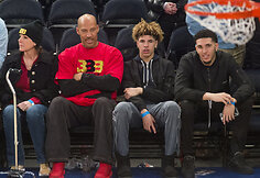 Tina Ball, LaVaras Ballas, LaMelo Ballas ir LiAngelo Ballas