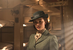 Lily James filme &bdquo;Tamsiausia valanda&ldquo;