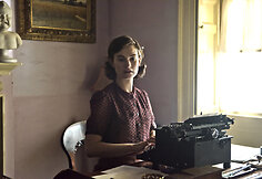 Lily James filme &bdquo;Tamsiausia valanda&ldquo;