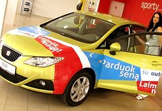 Laura Neni&scaron;kienė naujojoje &bdquo;Seat Ibiza&ldquo;