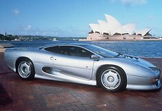 18-19. „Jaguar XJ220“: 341 km/h