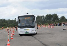 XV tolimųjų reisų vairuotojų varžybos