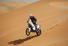 &bdquo;Abu Dhabi Desert Challenge&ldquo;: smėlėtas pirmadienis